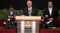 Tisková konference 24. bezna - malajsijský premiér informoval o tom, e let...
