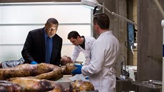 Z druhé řady seriálu Hannibal. Z druhé řady seriálu Hannibal.