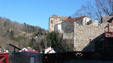 Hrad Bečov chránil důležitou křižovatku zemských cest a snad sloužil původně Hrad Bečov chránil důležitou křižovatku zemských cest a snad sloužil původně