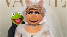 Miss Piggy a Kermie v parodii na titulku magazínu Vogue s Kim Kardashianovou