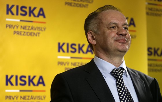 Andrej Kiska oslavuje vítzství v druhém kole prezidentských voleb.