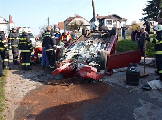 Tragická autonehoda v obci Sb na Jiínsku