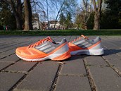 Adizero Tempo 6 od znaky adidas