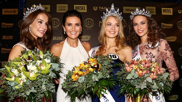 eská Miss Earth 2014 Nikola Buranská, eská Miss 2014 Gabriela Franková a...