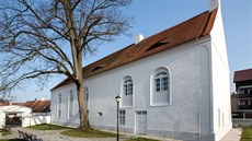 O rekonstrukci budovy se zasloužili dobrovolníci ze Společnosti pro obnovu... O rekonstrukci budovy se zasloužili dobrovolníci ze Společnosti pro obnovu...