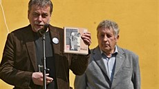 Tomáš Mazal, blízký přítel Bohumila Hrabala, vydal knihu Spisovatel Bohumil... Tomáš Mazal, blízký přítel Bohumila Hrabala, vydal knihu Spisovatel Bohumil...