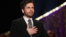 Petr Mikeska přebírá Thálii za mužský výkon roku ve hře Úplné zatmění (29.... Petr Mikeska přebírá Thálii za mužský výkon roku ve hře Úplné zatmění (29....
