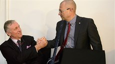 Bývalý premiér Mirek Topolánek (vlevo) a obžalovaný bývalý náměstek ministryně... Bývalý premiér Mirek Topolánek (vlevo) a obžalovaný bývalý náměstek ministryně...