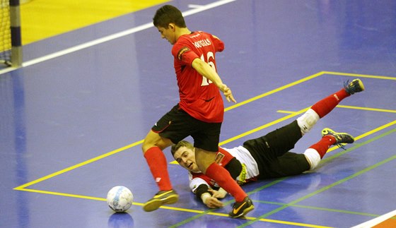 Futsalista Douglas u soupee v eské nejvyí souti trápit nebude. Odeel do kazaského velkoklubu Kairat Almaty.