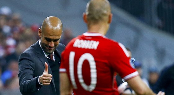 JSI JEDNIKA. Pep Guardiola, trenér Bayernu Mnichov, chválí Arjena Robbena za