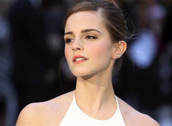 Emma Watsonová na britské premiée filmu Noe (Londýn, 31. bezna 2014)