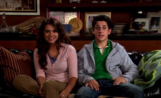 Lyndsy Fonseca a David Henrie v seriálu Jak jsem poznal vai matku (2005)