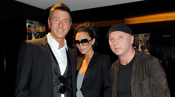 Stefano Gabbana, Victoria Beckhamová a Domenico Dolce (10. kvtna 2009)