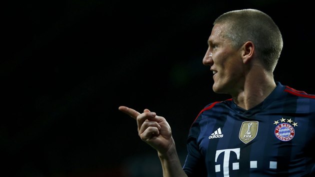 Zlonk Bastian Schweinsteiger z Bayernu Mnichov slav gl ve tvrtfinle Ligy mistr.