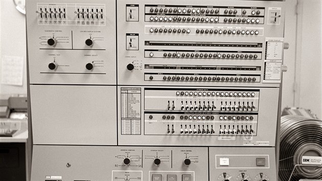 IBM System/360 - hlavn ovldac panel modulrnho systmu