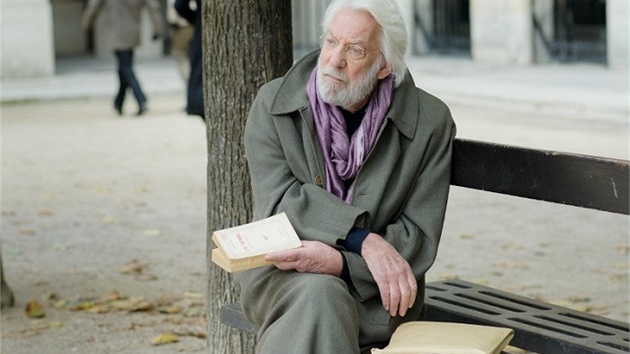 Donald Sutherland v serilu Bez hranic