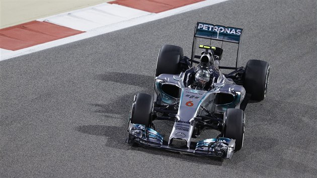 Nmeck jezdec formule 1 Nico Rosberg ovldl kvalifikaci na Velkou cenu Bahrajnu.