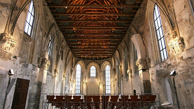 Pražská křižovatka. Bývalý kostel sv. Anny původně sloužil sestrám dominikánkám.