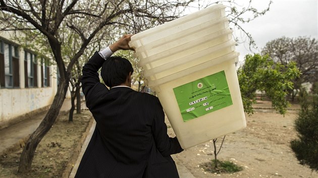 Pprava prezidentskch voleb v Afghnistnu (4. dubna 2014)
