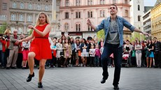 Stepaský flashmob za úasti 100 taneník zahájil pátý roník Mezinárodního...
