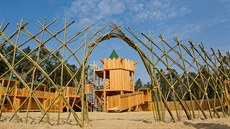 V hradeckých lesích vyrostlo také velké rytířské hradiště. V hradeckých lesích vyrostlo také velké rytířské hradiště.