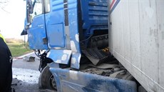 elní sráka kamionu a dodávky na Hodonínsku. (2. dubna 2014)