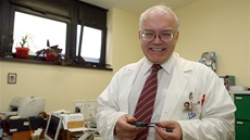 Profesor Milan Kvapil je přednostou Interní kliniky FN Motol a bývalým Profesor Milan Kvapil je přednostou Interní kliniky FN Motol a bývalým