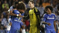 Petr Čech se raduje se spoluhráči z postupu do semifinále Ligy mistrů. David... Petr Čech se raduje se spoluhráči z postupu do semifinále Ligy mistrů. David...