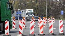 Oprava Lidické ulice zpsobila loni v Havlíkov Brod dopravní kalamitu. Bez vady vak nová vozovka nevydrela ani rok, dlníci se do ulice budou muset vrátit.