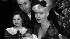 Bob Geldof, jeho manelka Paula Yatesová a dcery Fifi Trixibelle a Peaches (16....