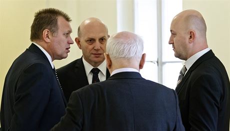 Bývalý námstek ministerstva práce  sociálních vcí Vladimír ika (vlevo) a...