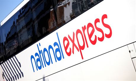 National Express zaínal s autobusovou dopravou ve Velké Británii, postupn...