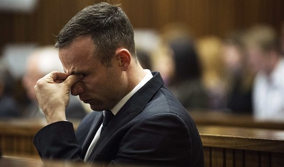 Oscar Pistorius u soudu v Pretorii (16. dubna 2014)