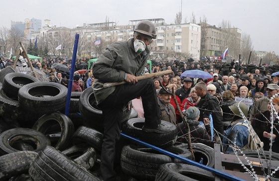 Proruské demonstrace v Doncku (11. dubna)