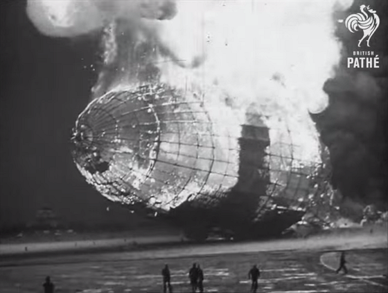Zkáza vzducholodi Hindenburg, zachycena kamerami zpravodaj Pathé