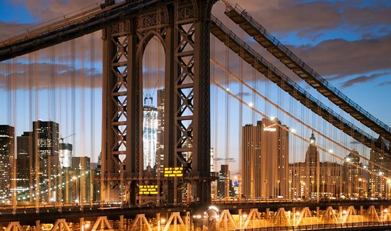 Za byty s výhledem na Manhattanský most platí Newyorané nemalé peníze. tyicetiletý bezdomovec Joe ml ze svého píbytku, za který nic neplatil, výhled pesn opaný.