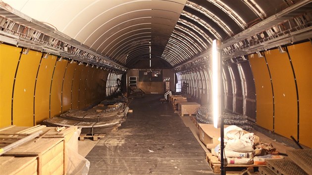 Dlnci ve stanici metra Nrodn tda finiuj s rekonstrukc. Zbv dodlat nov obklady (16.4.2014)
