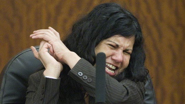 Ana Trujillov vypovd ped soudem a pedvd, jak svho manela ubodala podpatkem (11. dubna)