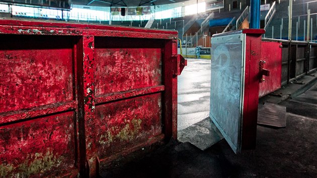 Star mantinely na hradeckm zimnm stadionu u doslouily.