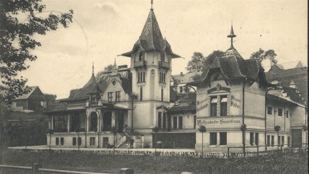 Budova Vratislavick kyselky je z roku 1910.