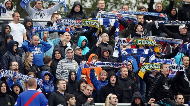 PODPORA. Fanouci Banku Ostrava si vychutnali demolici Znojma (4:0).