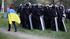 Demonstrace za zachování celistvosti Ukrajiny v Doncku (18. dubna 2014)