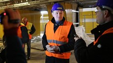 Pražský radní pro dopravu Jiří Pařízek v rekonstruované stanici metra Národní Pražský radní pro dopravu Jiří Pařízek v rekonstruované stanici metra Národní