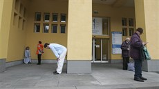 Třinecká nemocnice na Sosně musela být evakuována kvůli anonymní výhružce... Třinecká nemocnice na Sosně musela být evakuována kvůli anonymní výhružce...