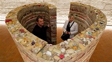 Od soboty si v chladných sklepeních litomyšlského zámku mohou návštěvníci... Od soboty si v chladných sklepeních litomyšlského zámku mohou návštěvníci...