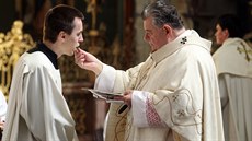 Kardinál Dominik Duka, arcibiskup pražský, na Zelený čtvrtek v chrámu sv. Víta... Kardinál Dominik Duka, arcibiskup pražský, na Zelený čtvrtek v chrámu sv. Víta...