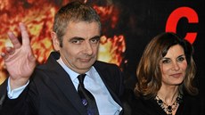 Rowan Atkinson se svou manželkou v roce 2012 Rowan Atkinson se svou manželkou v roce 2012