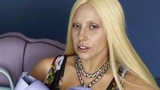 Lady Gaga na snímcích bez retue