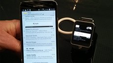 Prototyp aplikace Spritz pro rychlé tení e-mail na mobilním telefonu Samsung...