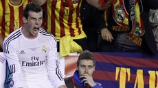 Gareth Bale z Realu Marid slaví svj gól proti Barcelon.